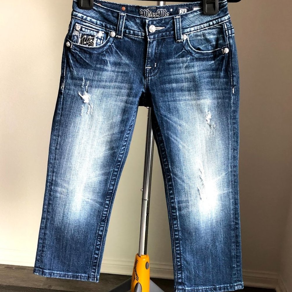 Miss Me - Cropped Jeans - Size 28 - EUC